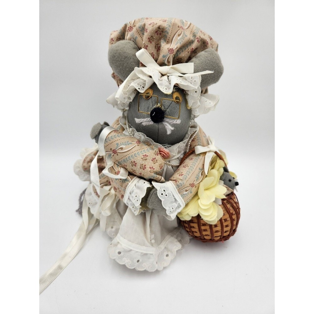 Whimsical Handmade Mouse Mom and Babies basket Fabric cute decoration‎ Folk Art